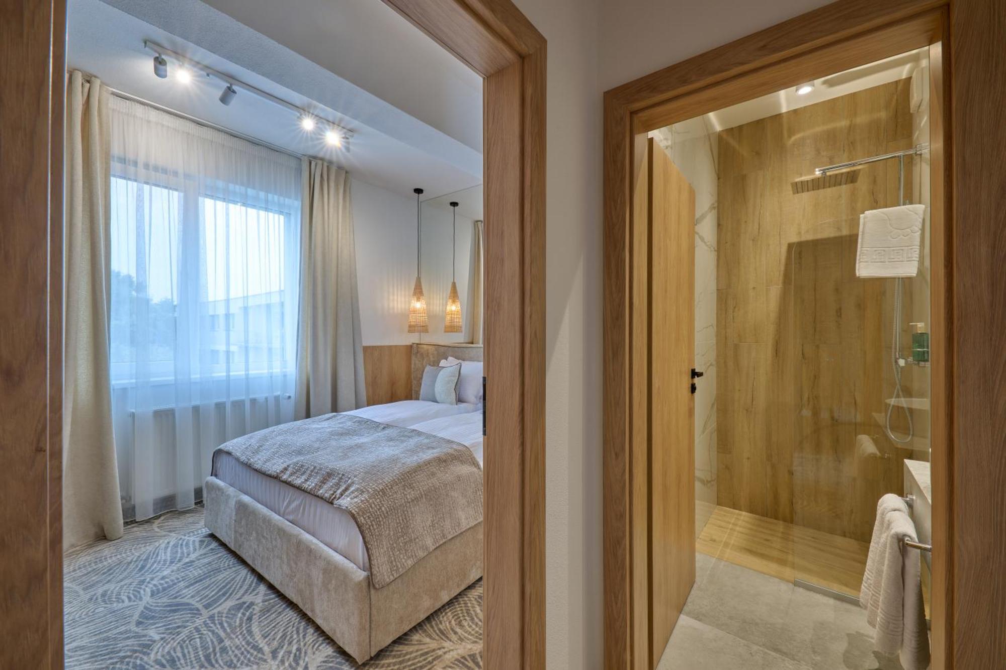 Hotel Serenity Timişoara Buitenkant foto