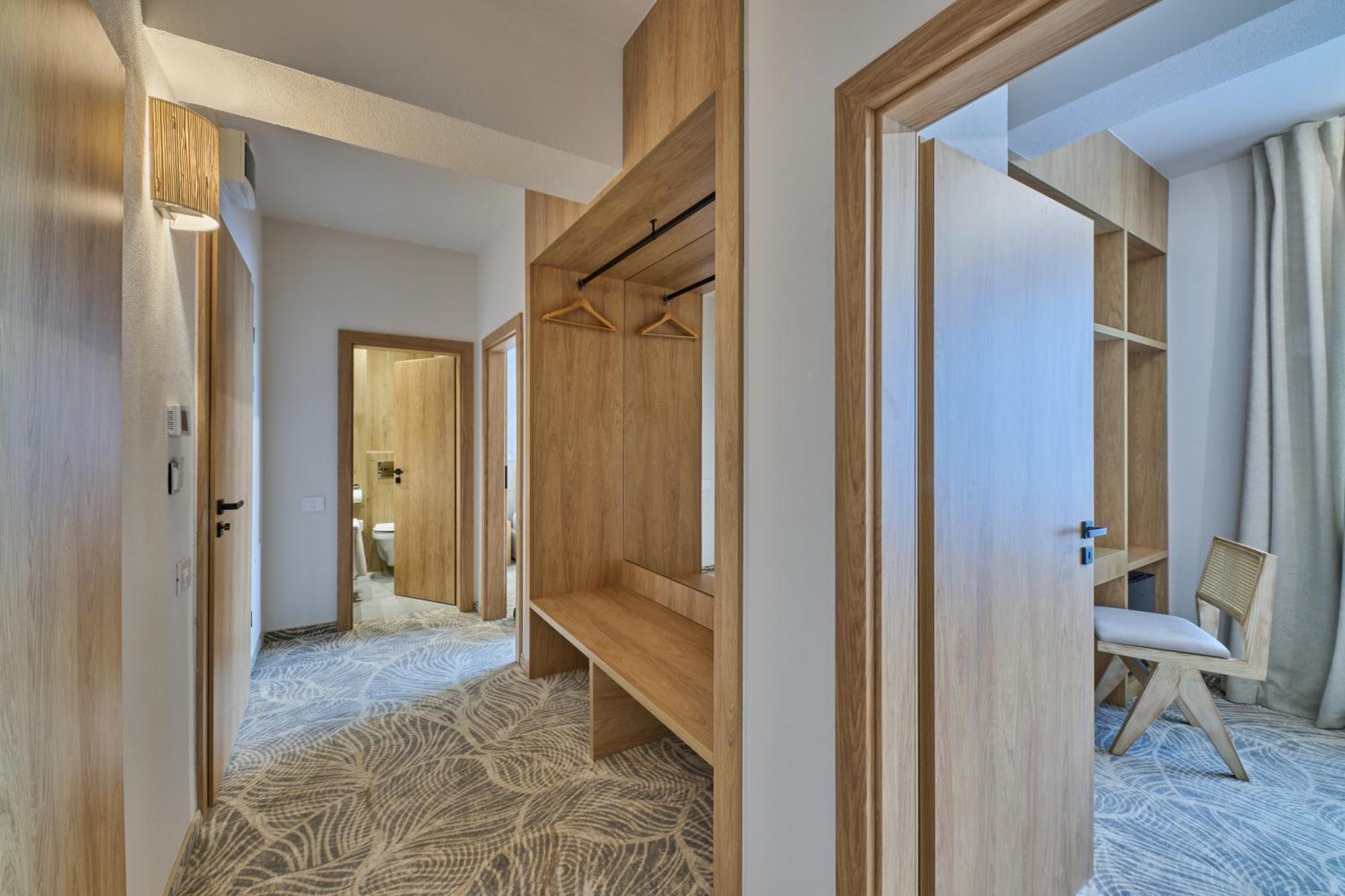 Hotel Serenity Timişoara Buitenkant foto