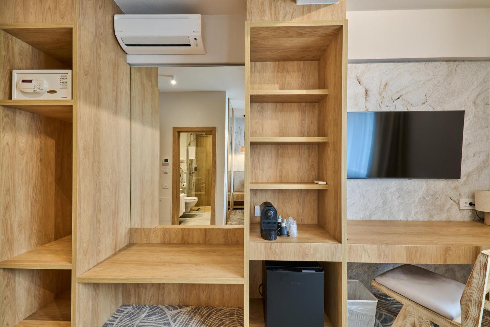 Hotel Serenity Timişoara Buitenkant foto