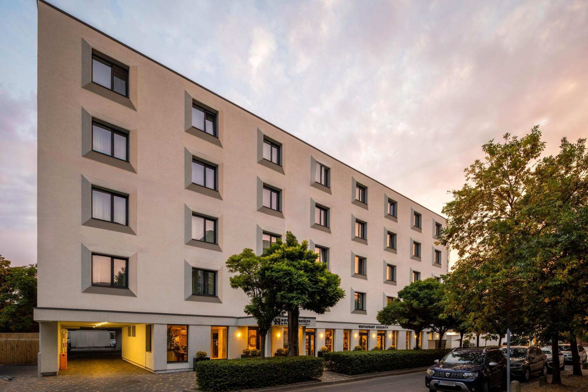 Hotel Serenity Timişoara Buitenkant foto