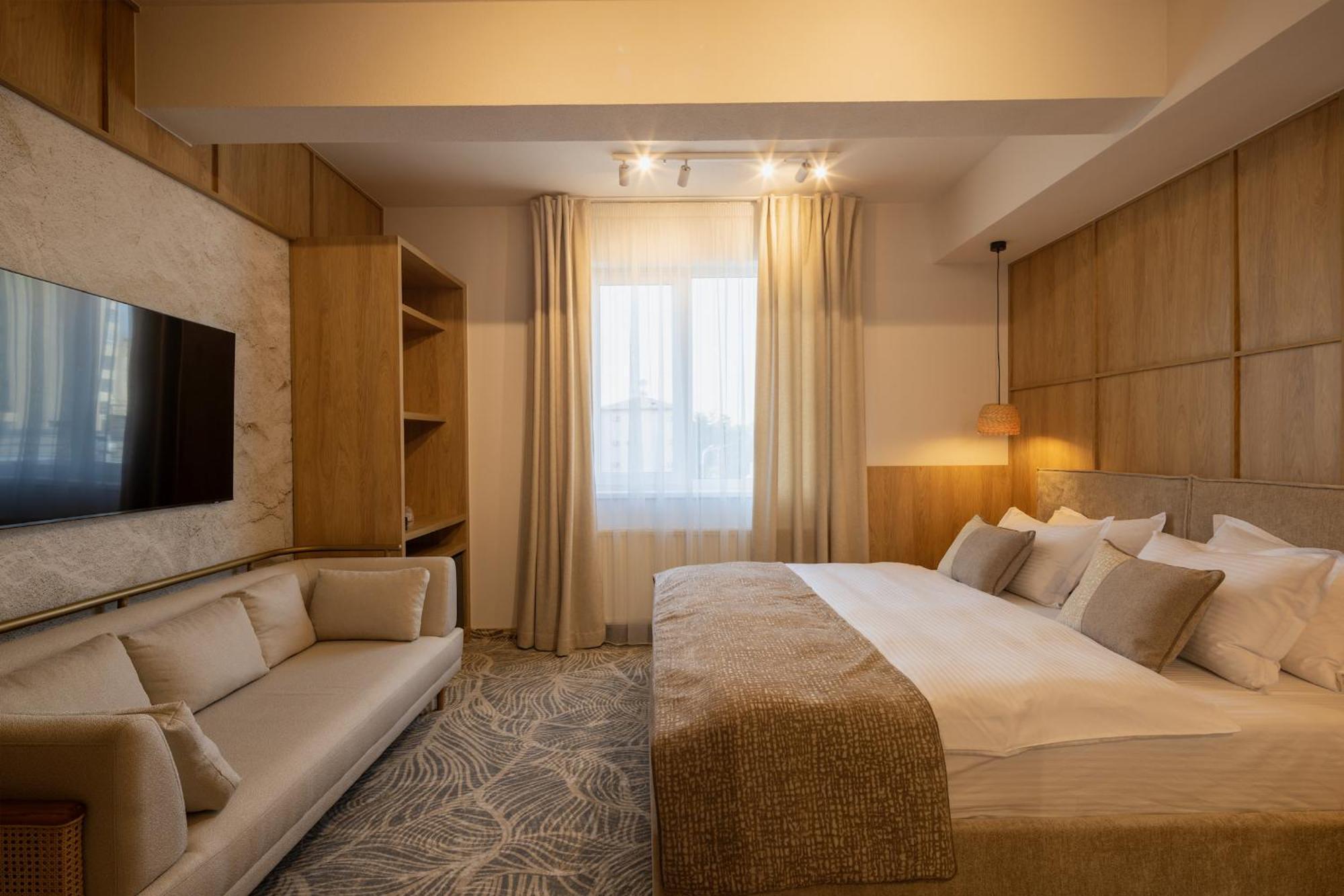 Hotel Serenity Timişoara Buitenkant foto