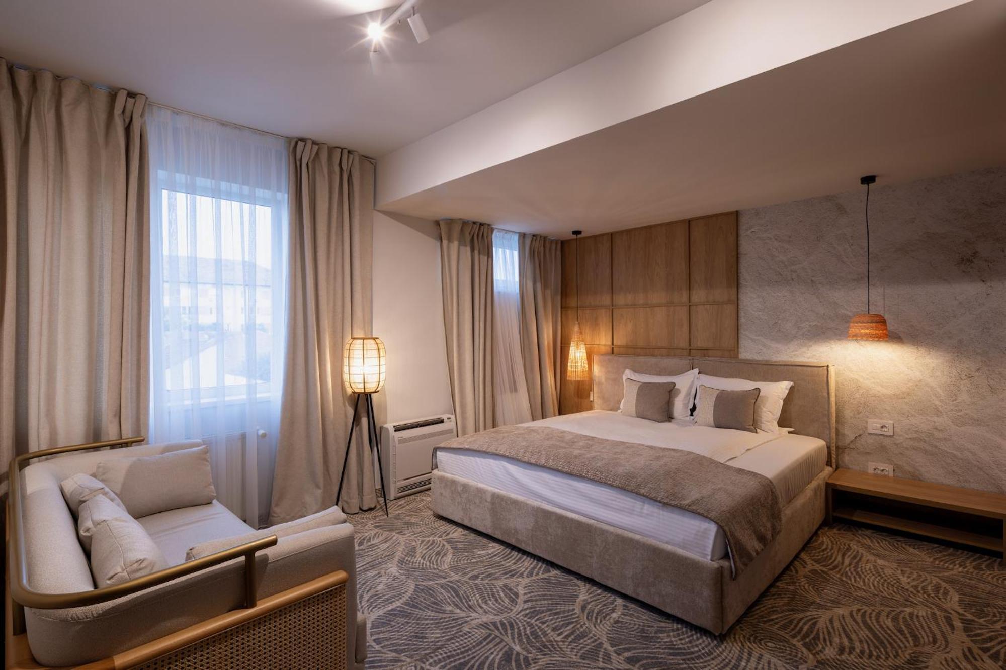 Hotel Serenity Timişoara Buitenkant foto
